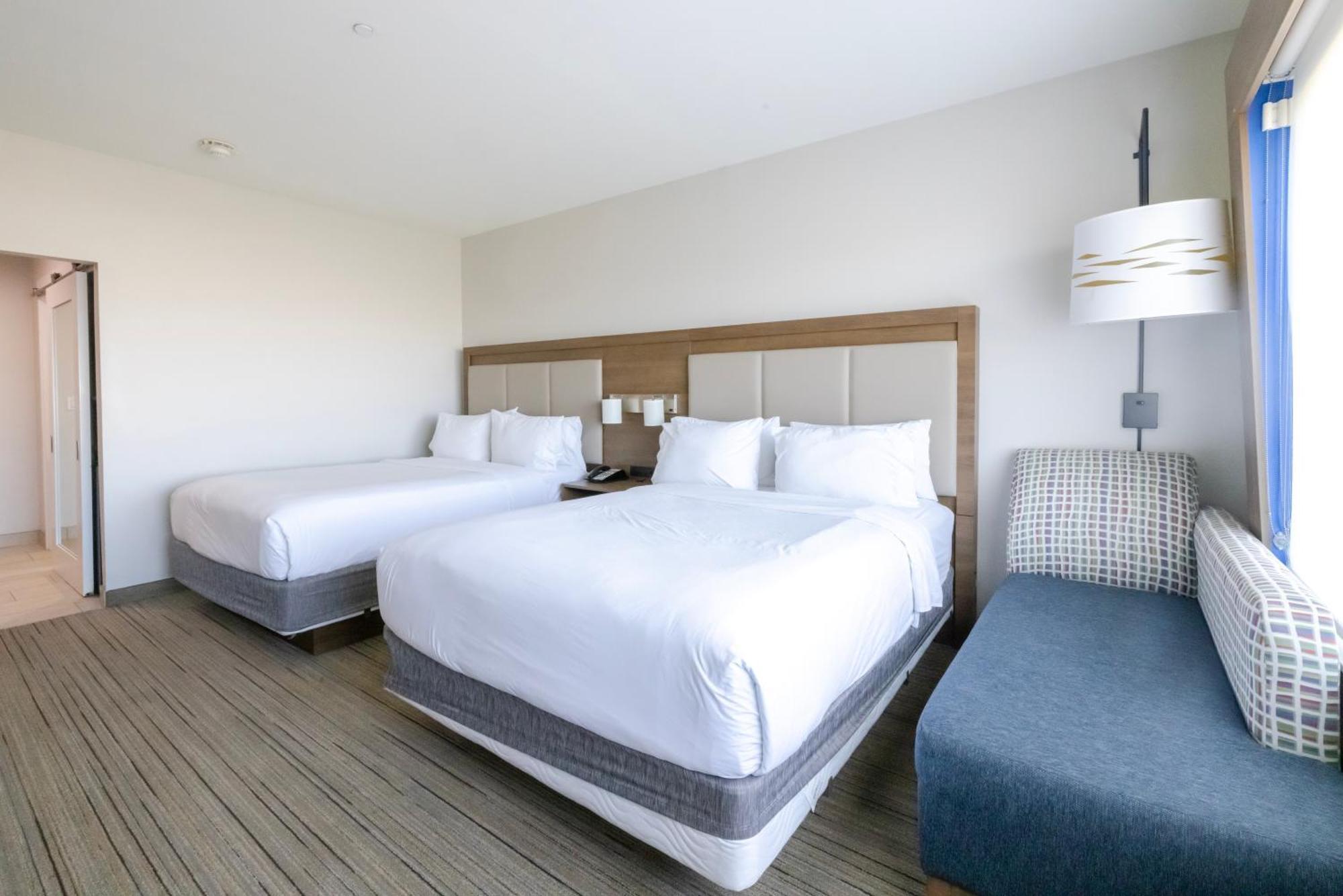 Holiday Inn Express&Suites Dallas NE Arboretum Garland Exterior foto